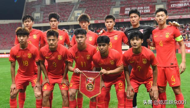 包含丢人！国足为东亚杯面子，召回部分球员，赢了也不光彩的词条